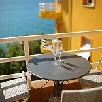 Caisa Classic Beachfront Apartment *