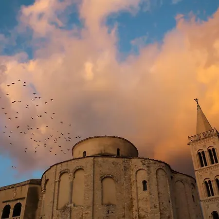 Caisa Classic Beachfront Apartamento Zadar