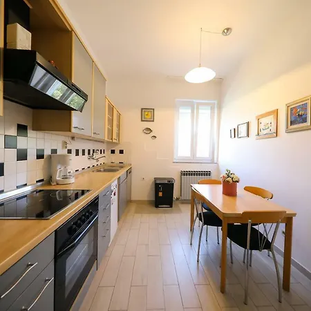 Apartment Caisa Classic Beachfront
