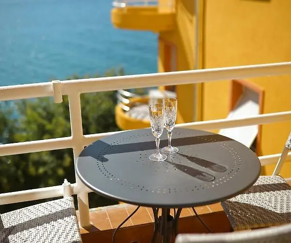 Caisa Classic Beachfront Appartement *