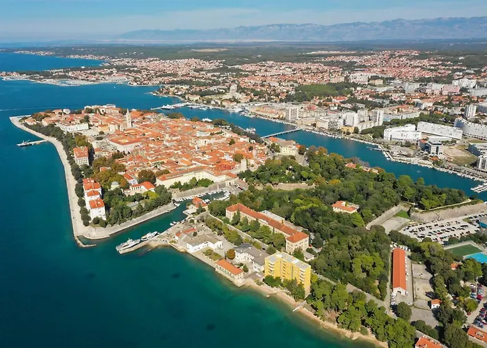 Caisa Classic Beachfront Apartman *